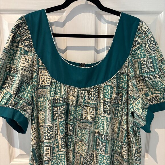 Vintage Green Pattern MuuMuu - Picture 3 of 4